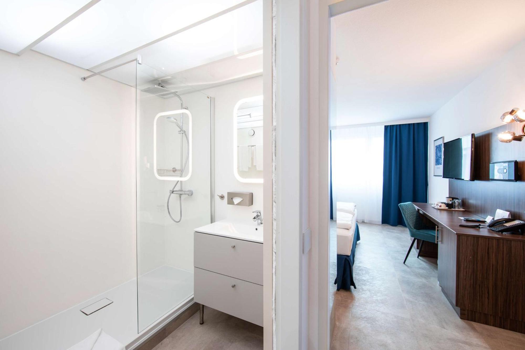 Best Western Smart Hotel Voesendorf Exterior photo