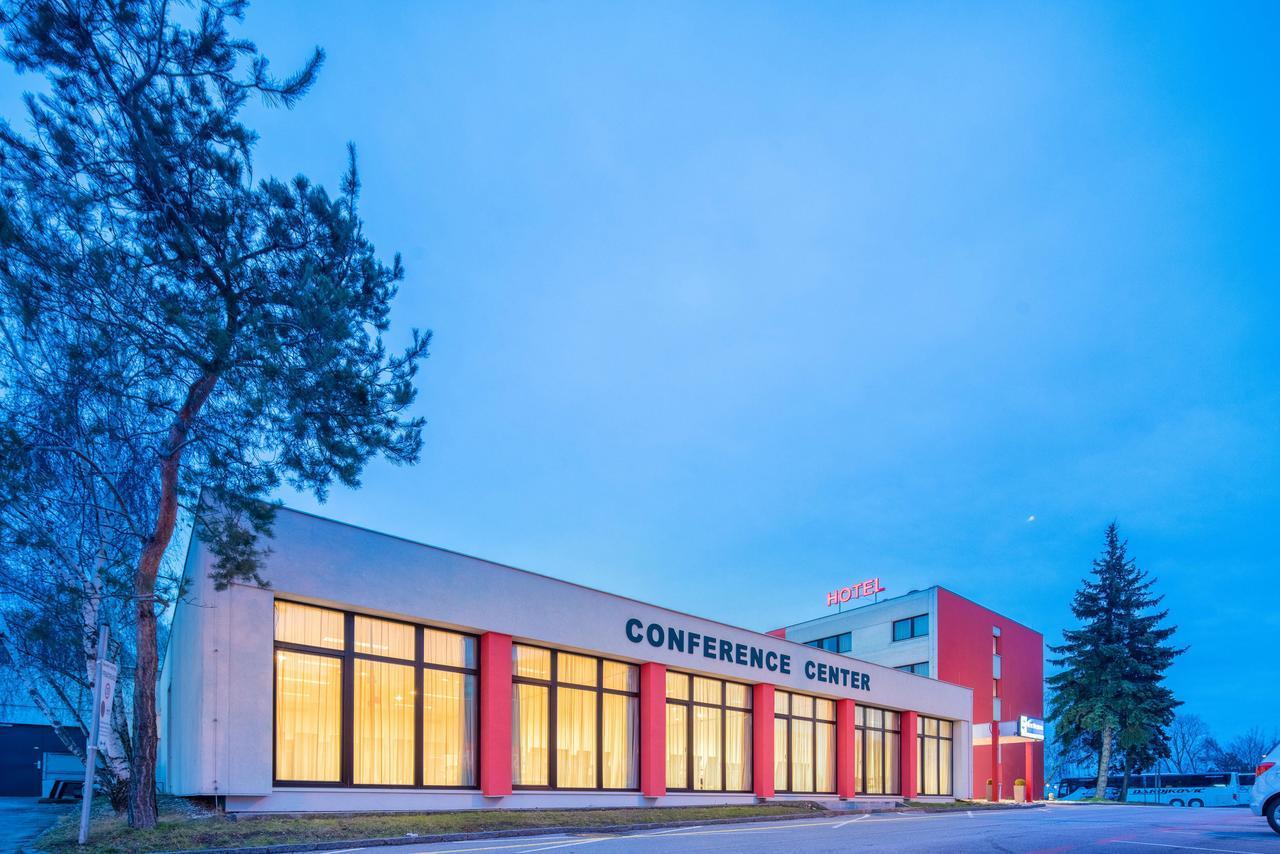 Best Western Smart Hotel Voesendorf Exterior photo