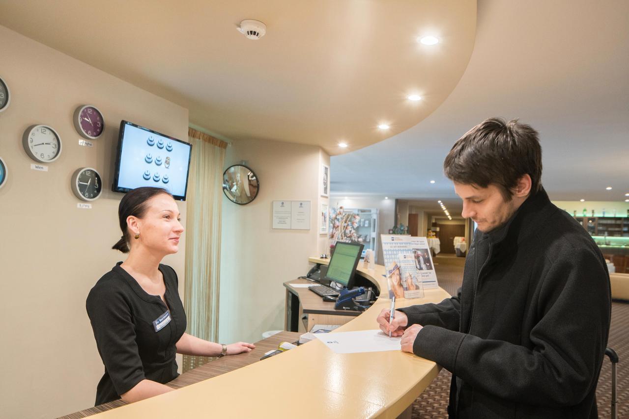 Best Western Smart Hotel Voesendorf Exterior photo